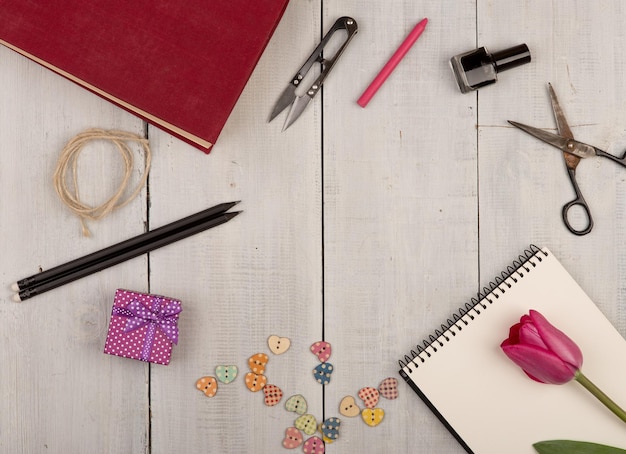 zeszyt z haftem i nici